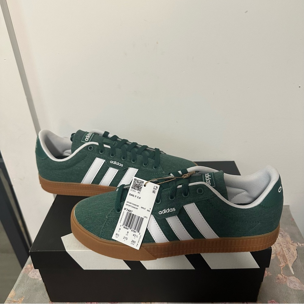 Adidas Daily 3.0 Collegiate Green Gum Size 9.5